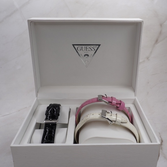 GUESS, Original Box Set, Never Used Vintage Y2K - Picture 2 of 6